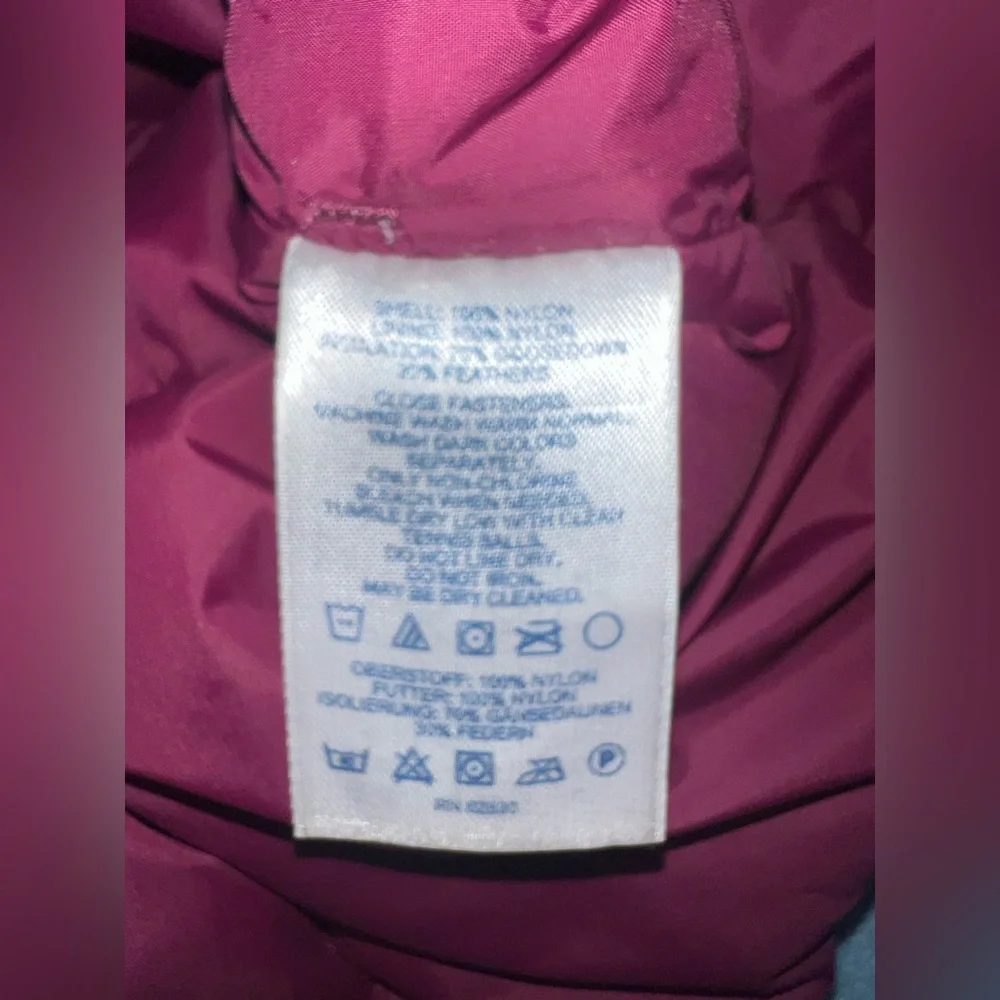 LANDS END Goose down magenta puffer vest, button up with pockets, size large
